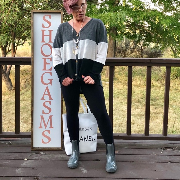 New! Rubber Short Rain Boot with Heel In Grey - Picture 4 of 8